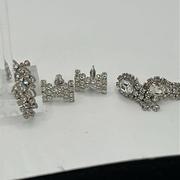 Vintage Elegant Silver and  Crystal Screw Back Earrings - Picture 7 of 7